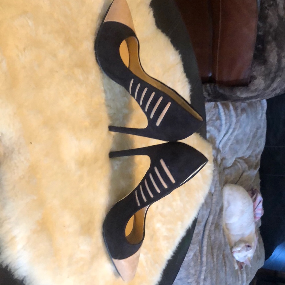 Classy Heels - image 2